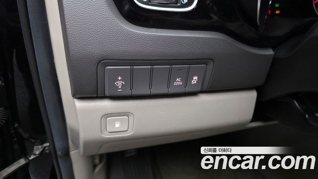 Kia Canival 2017 — photo 28