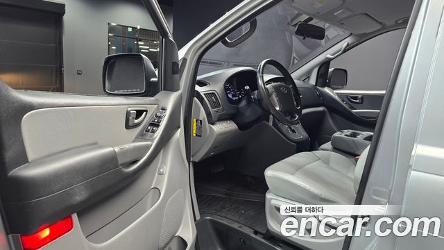Hyundai Starex 2019 — photo 10