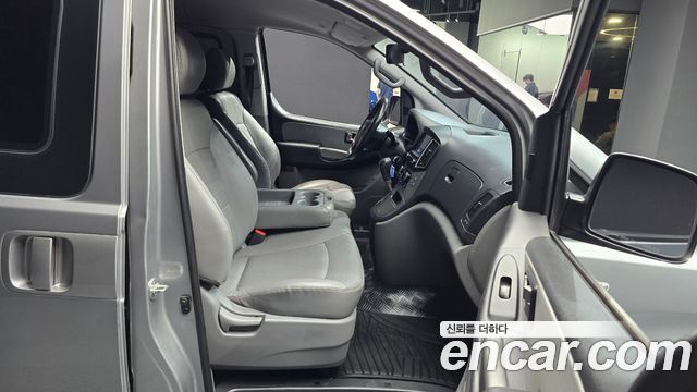 Hyundai Starex 2019 — photo 11