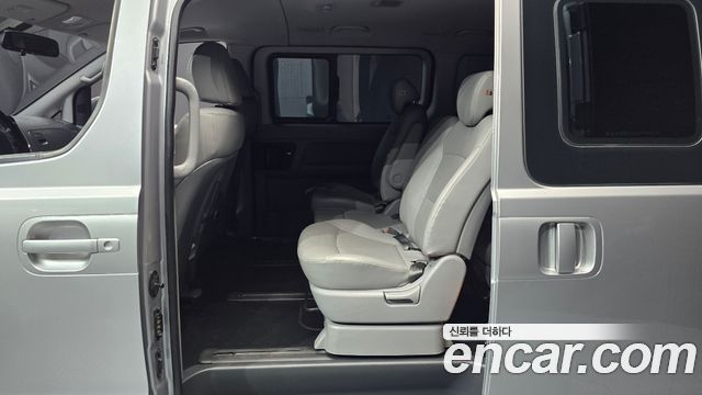 Hyundai Starex 2019 — photo 12