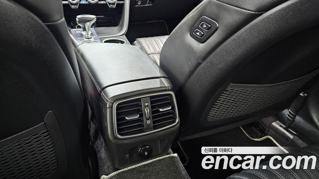 Genesis G70 2019 — photo 29