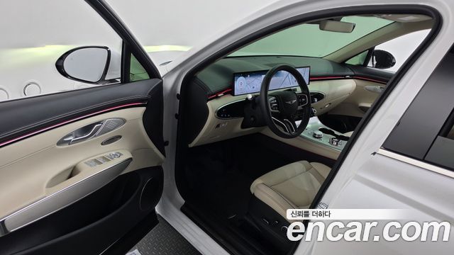 Genesis GV70 2025 — photo 13