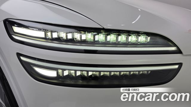 Genesis GV70 2025 — photo 8