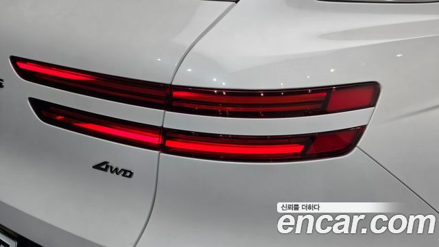 Genesis GV70 2025 — photo 9