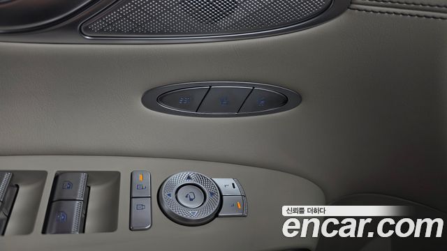 Genesis GV70 2025 — photo 32