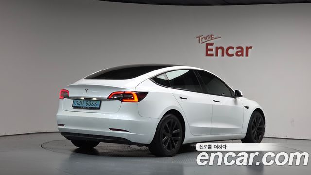 Tesla Model 3 2022 — photo 2