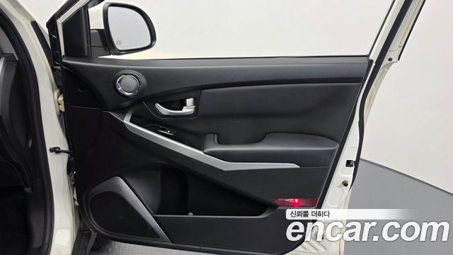 KG Mobility KORANDO 2015 — photo 15