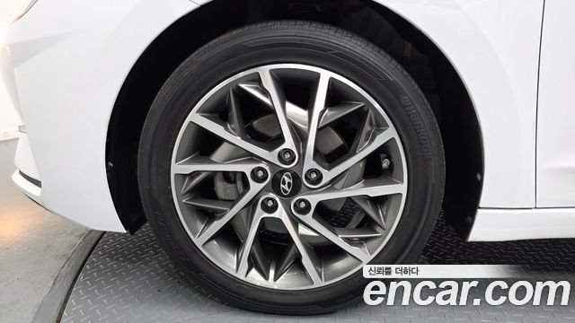 Hyundai AVANTE 2020 — photo 5