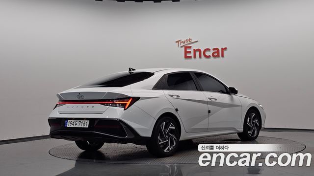 Hyundai AVANTE 2025 — photo 2