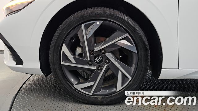 Hyundai AVANTE 2025 — photo 5
