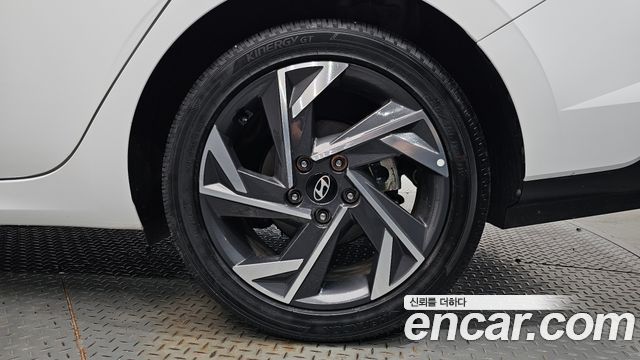 Hyundai AVANTE 2025 — photo 7