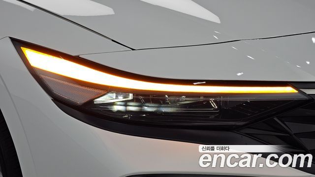 Hyundai AVANTE 2025 — photo 8