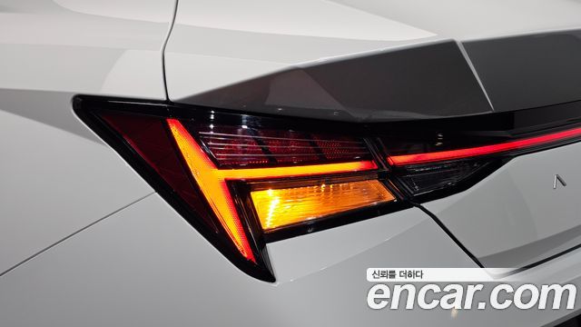Hyundai AVANTE 2025 — photo 9