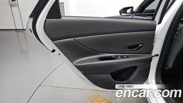 Hyundai AVANTE 2025 — photo 15