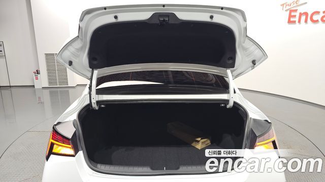 Hyundai AVANTE 2025 — photo 36