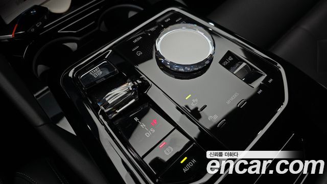 BMW 5-Series 2024 — photo 12