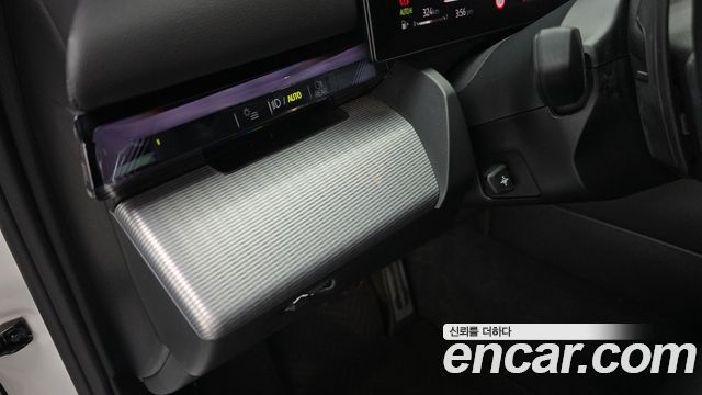 BMW 5-Series 2024 — photo 27