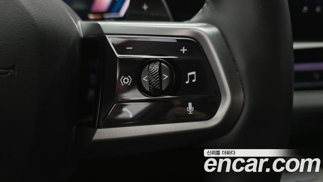 BMW 5-Series 2024 — photo 30