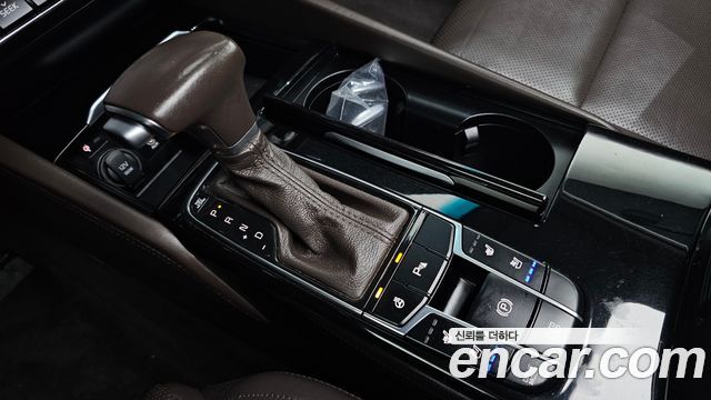 Kia K7 2016 — photo 9