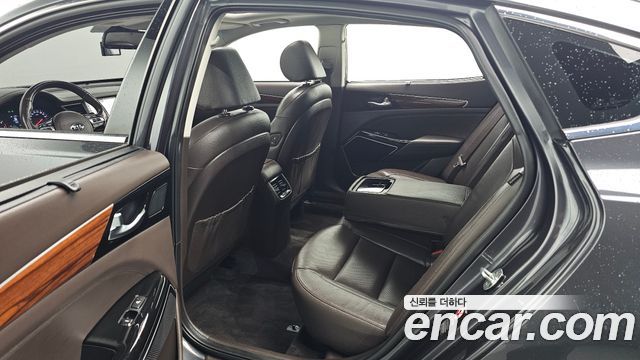 Kia K7 2016 — photo 11