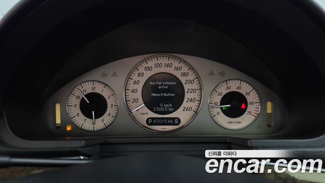 Mercedes-Benz E-Class 2008 — photo 8