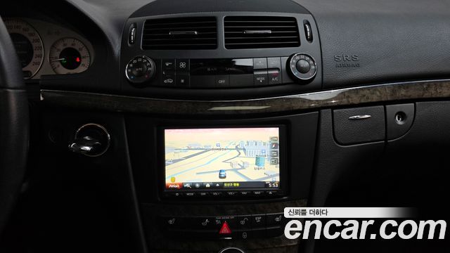 Mercedes-Benz E-Class 2008 — photo 14