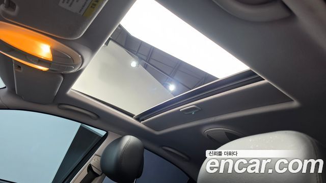 Mercedes-Benz E-Class 2008 — photo 17