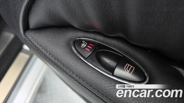 Mercedes-Benz E-Class 2008 — photo 19