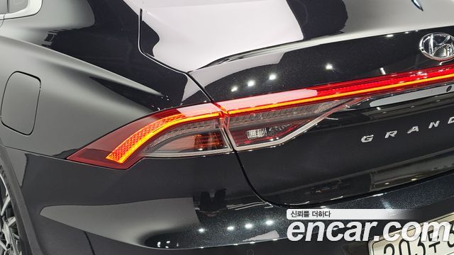 Hyundai Grandeur 2023 — photo 9