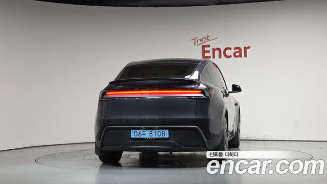 Tesla Model Y 2025 — photo 4