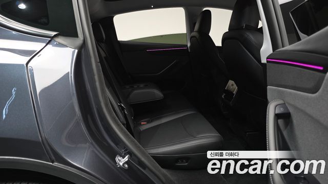Tesla Model Y 2025 — photo 15