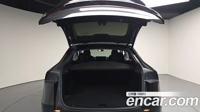 Tesla Model Y 2025 — photo 24