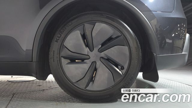 Tesla Model Y 2025 — photo 6
