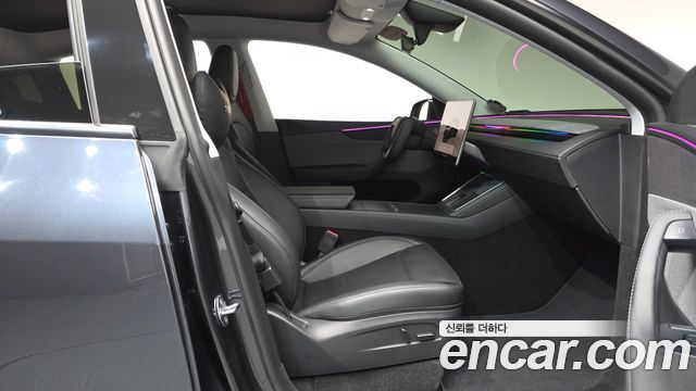 Tesla Model Y 2025 — photo 14