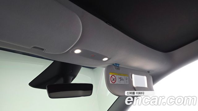 Tesla Model Y 2025 — photo 32