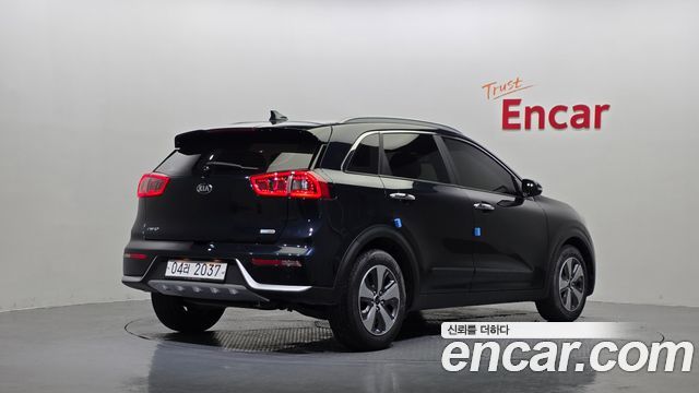 Kia Niro 2018 — photo 2