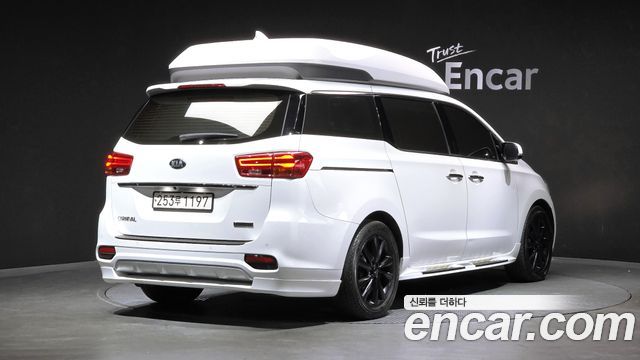 Kia Canival 2019 — photo 2