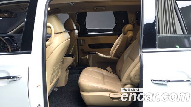 Kia Canival 2019 — photo 18
