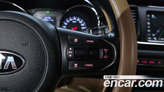 Kia Canival 2019 — photo 23