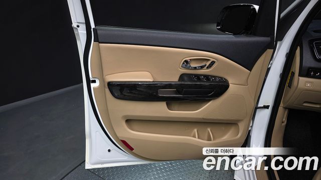 Kia Canival 2019 — photo 14