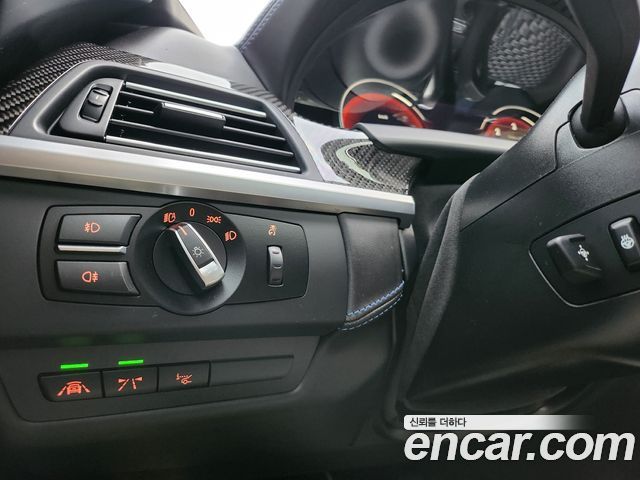 BMW 6-Series 2018 — photo 9