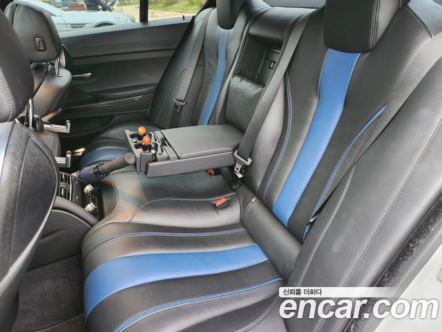 BMW 6-Series 2018 — photo 11
