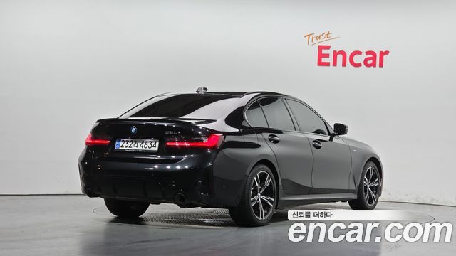 BMW 3-Series 2023 — photo 2