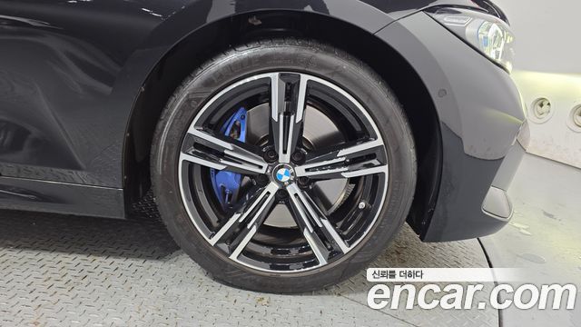 BMW 3-Series 2023 — photo 7