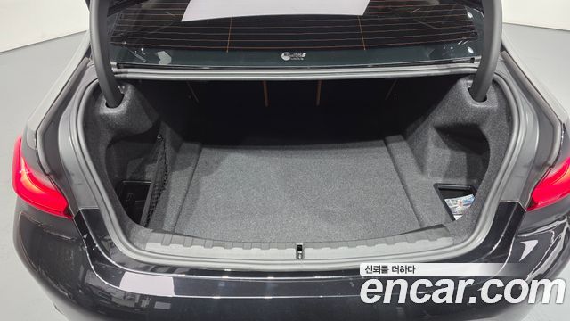 BMW 3-Series 2023 — photo 27