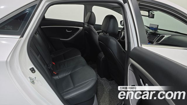 Hyundai i30 2014 — photo 11