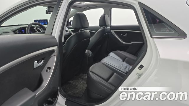 Hyundai i30 2014 — photo 12