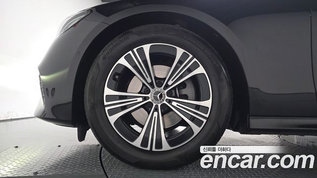 Mercedes-Benz E-Class 2025 — photo 5