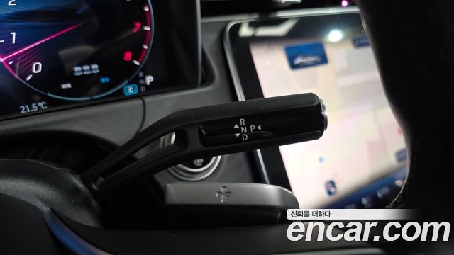 Mercedes-Benz E-Class 2025 — photo 12