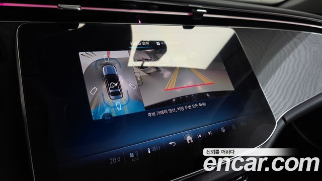 Mercedes-Benz E-Class 2025 — photo 21